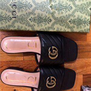 Black Gucci dressy slides